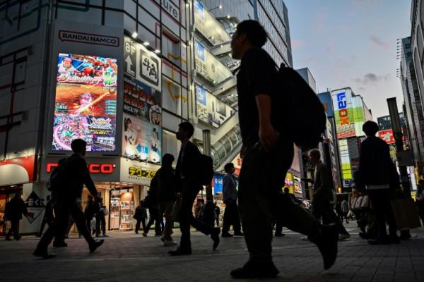 沙特王储在游戏中心日本寻求软实力