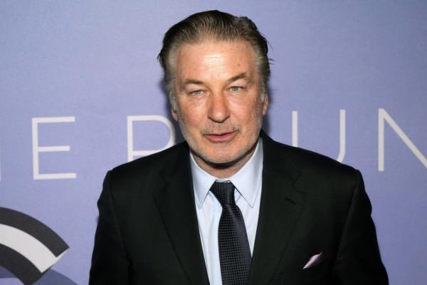 亚历克·鲍德温(Alec Baldwin)枪杀《锈》(Rust)后，新墨西哥州拒绝了电影奖励申请