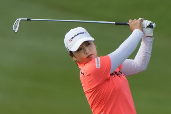 LPGA巡回赛新秀毛西吾在马来西亚巡回赛第一轮领先