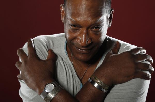 因出演电影《糖果人》（Candyman）及其续集而闻名的演员托尼•托德（Tony Todd）去世，享年69岁